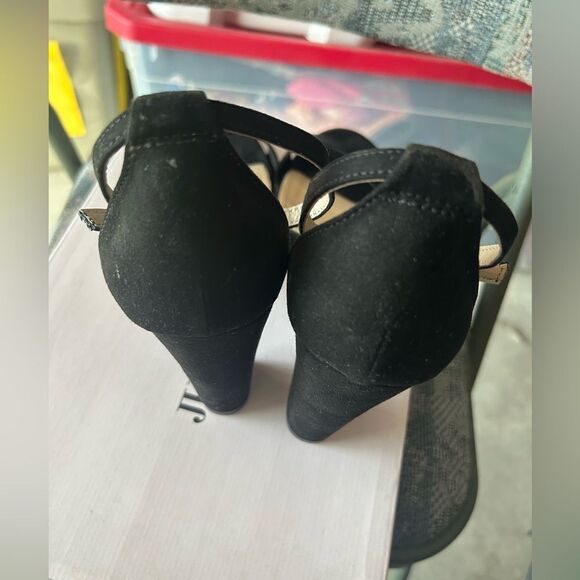 JustFab Black Heels with Elegant Design - Picture 5 of 16